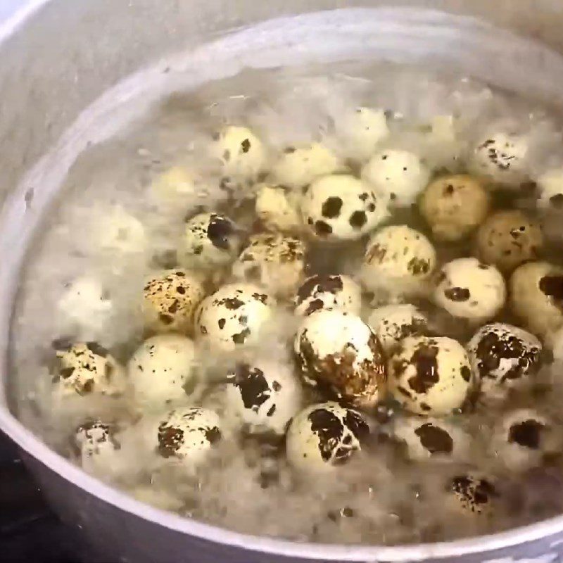 Step 3 Boil quail eggs Nail clam porridge