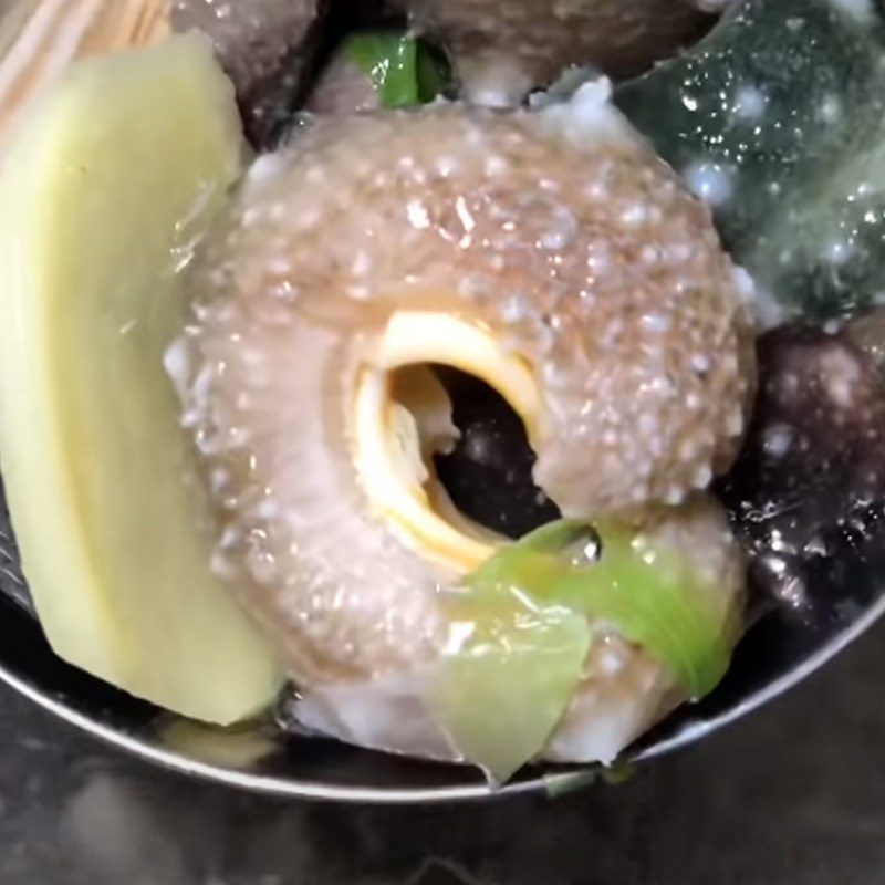 Step 4 Boil and soak fish maw, abalone, and sea cucumber How to make fish maw abalone soup