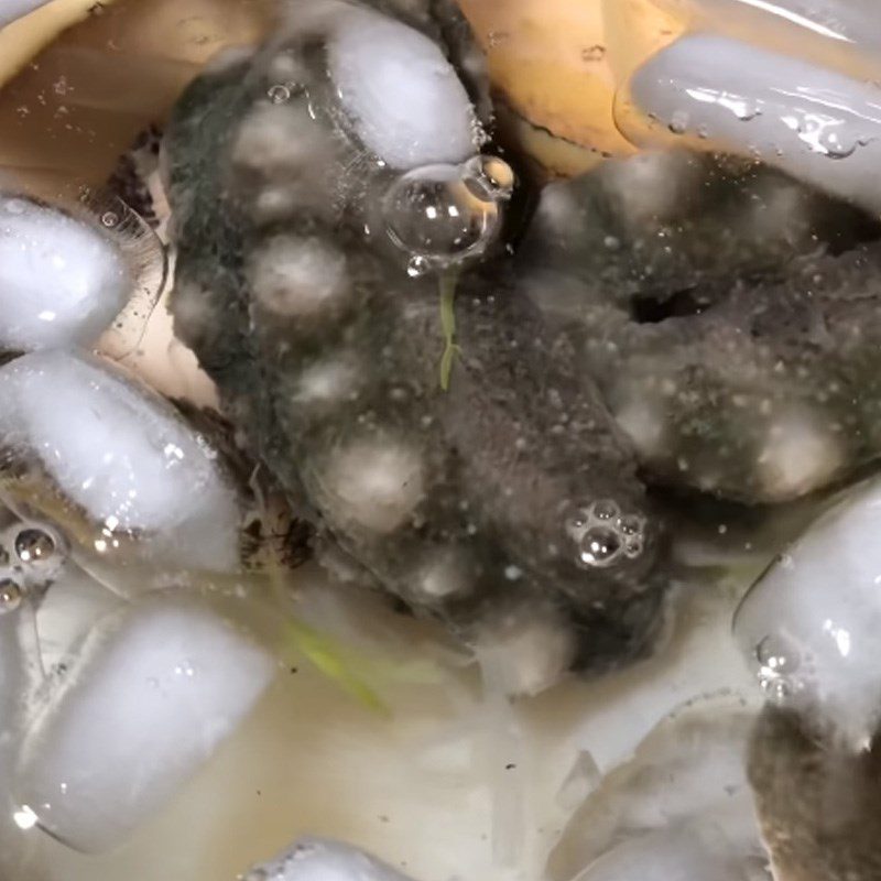 Step 4 Boil and soak fish maw, abalone, and sea cucumber How to make fish maw abalone soup