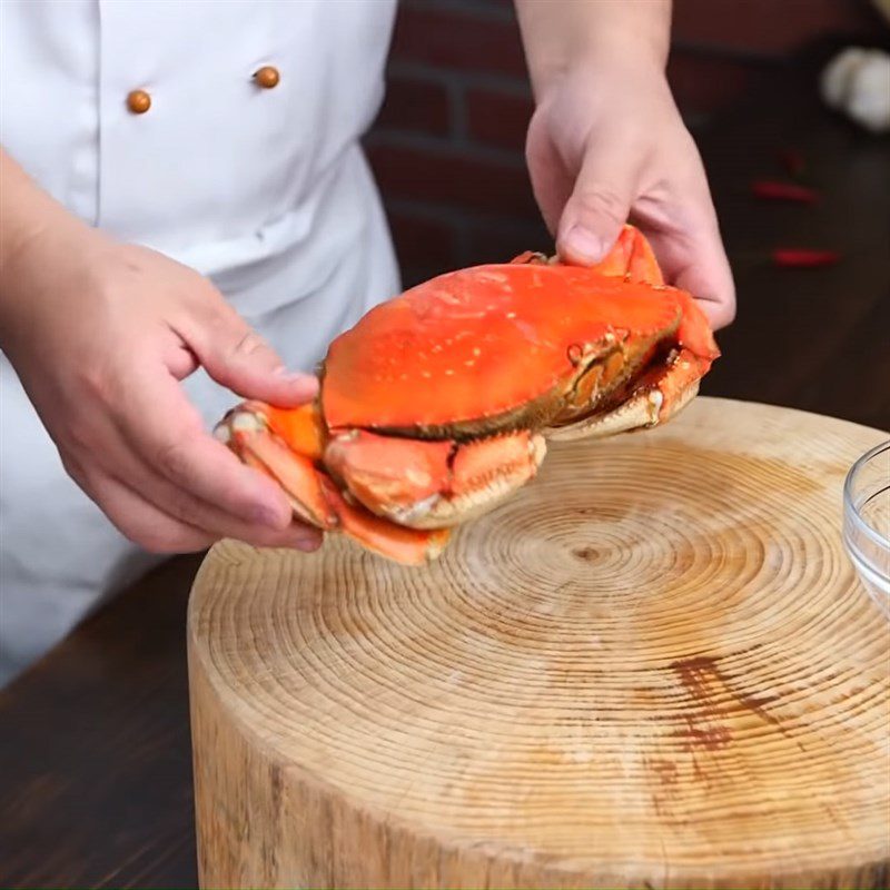 Step 2 Boil and Separate the Crab Meat Stir-fried Soft Tofu with Crab Meat