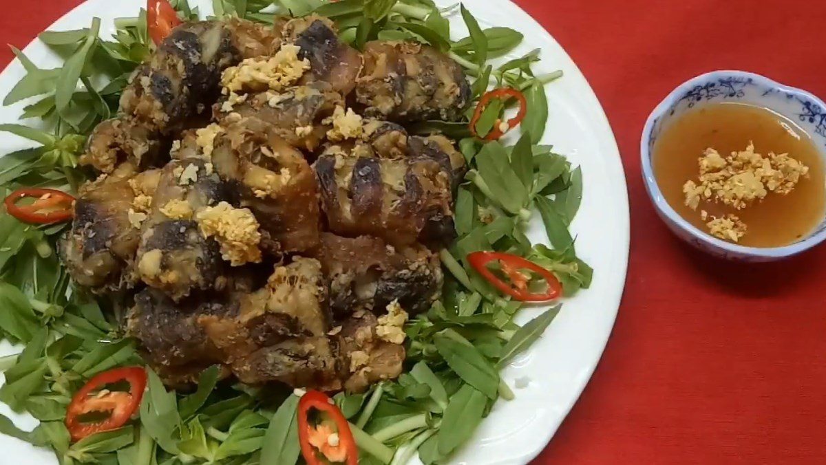 Fried Eel with Tamarind Sauce