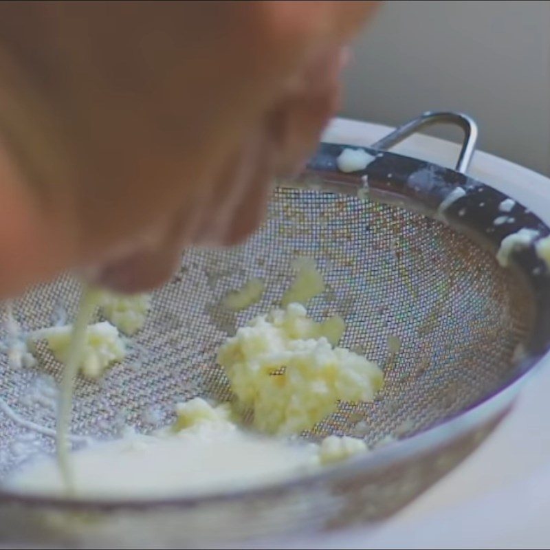 Step 1 Grate and Squeeze Cassava Baked Cassava Cake with Durian