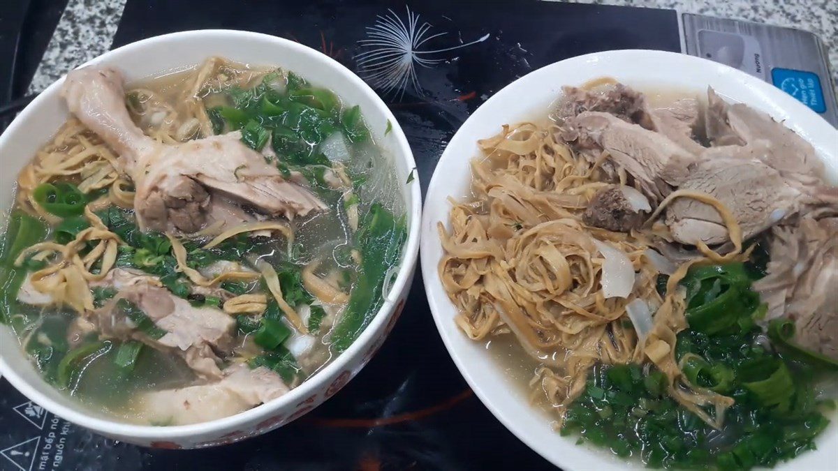 Duck vermicelli soup