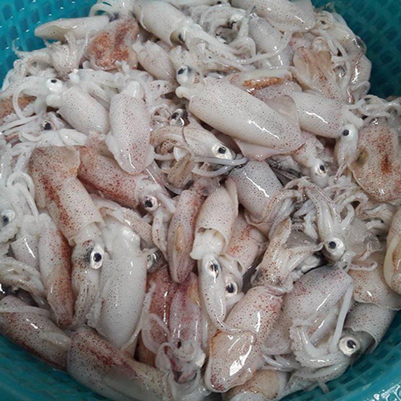 Step 1 Prepare the squid and ingredients for Grilled Satay Squid
