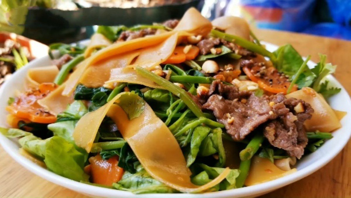 3 Delicious and Unique Ways to Make Mixed Rice Paper for a Family Meal 2 Soy Sauce Mixed Rice Noodles
