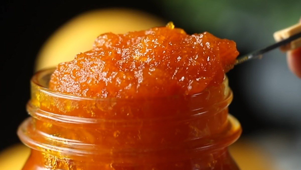 Thick mango jam