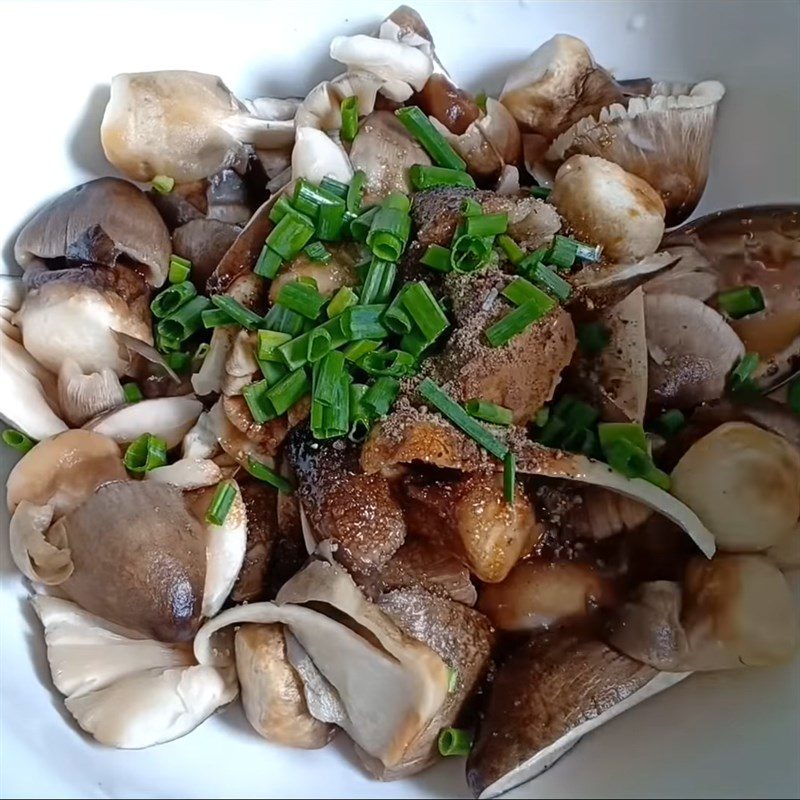 Step 2 Marinate the mushrooms Straw mushrooms with tofu