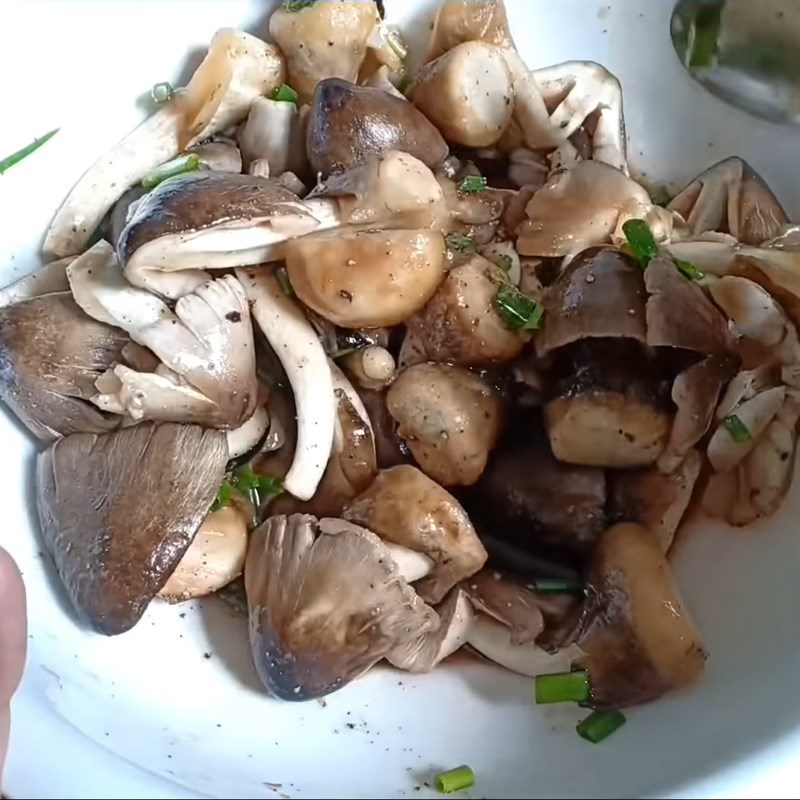 Step 2 Marinate the mushrooms Straw mushrooms with tofu