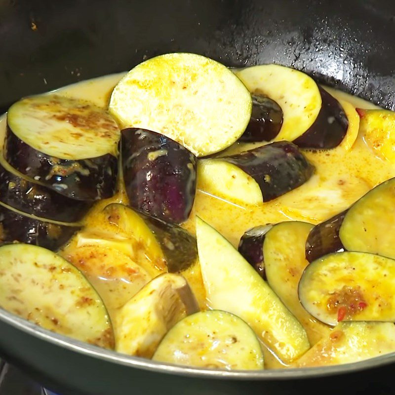 Step 3 Cooking curry Vegetarian eggplant curry