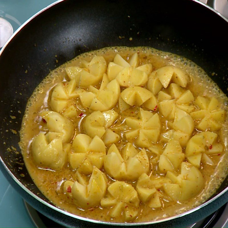 Step 3 Cooking curry Vegetarian potato curry