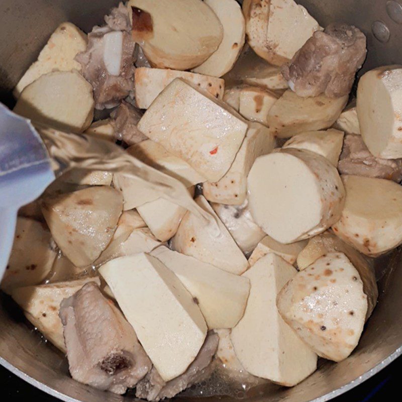 Step 3 Cooking Soup Taro Soup with Pork Ribs