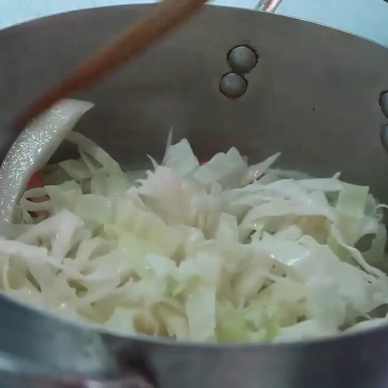 Step 3 Cooking soup Fresh shrimp cabbage soup