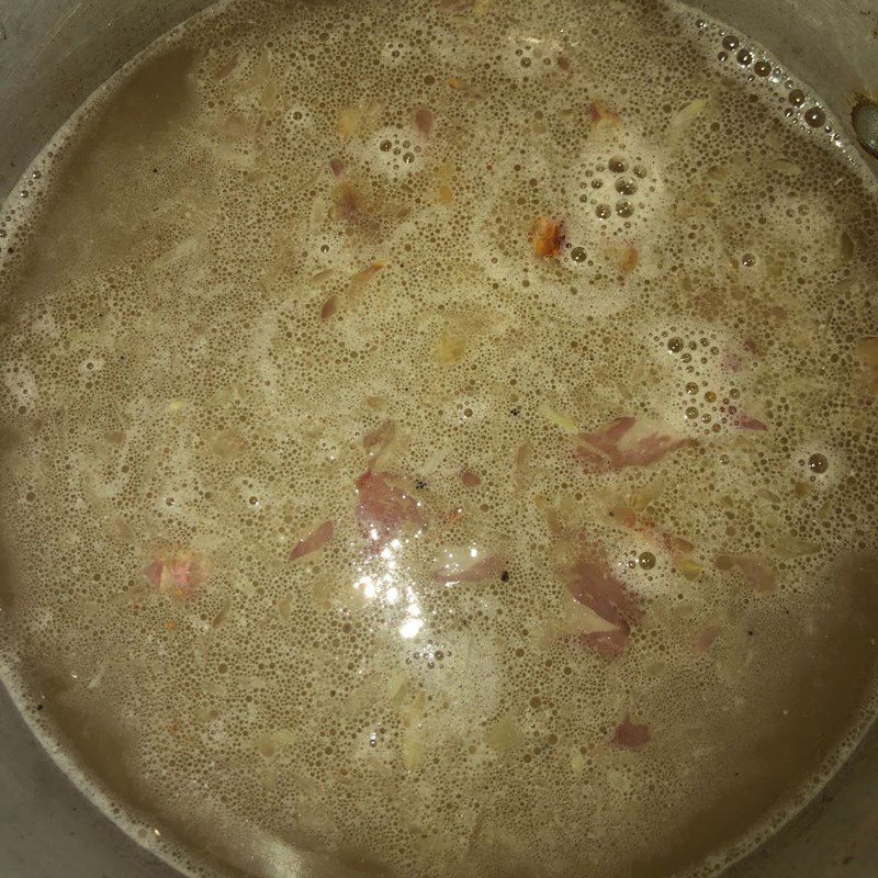 Step 3 Cook the soup Water spinach soup with dried shrimp