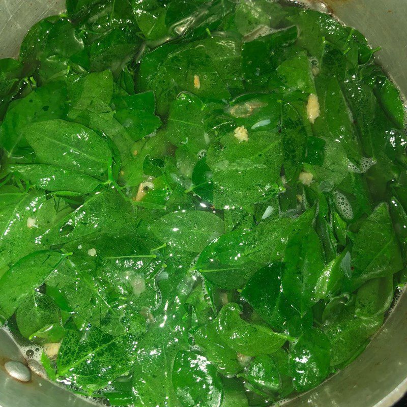 Step 3 Cook the soup Water spinach soup with dried shrimp