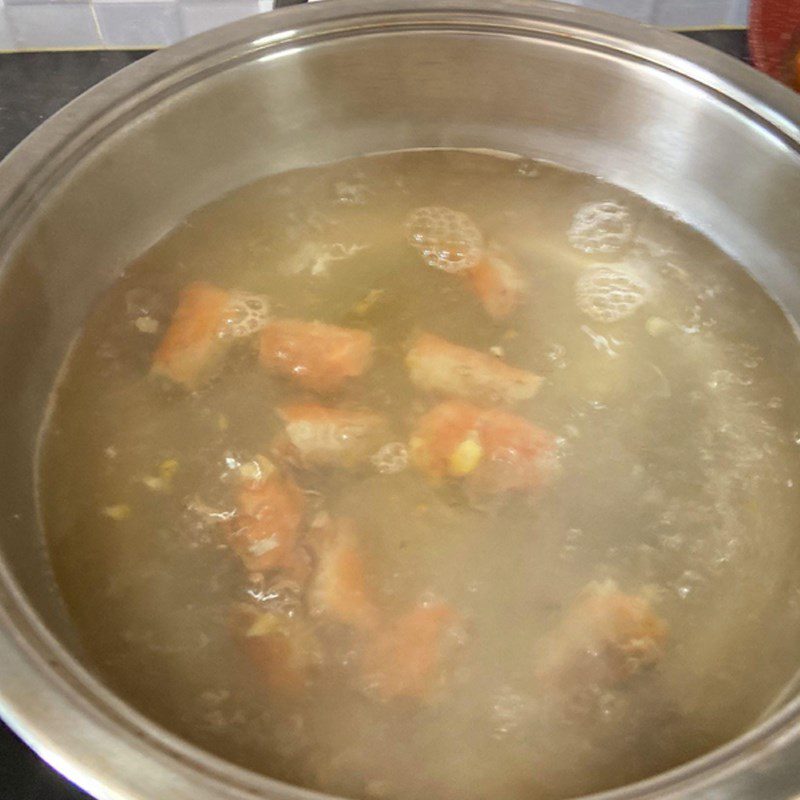 Step 2 Cooking soup Seaweed soft tofu soup