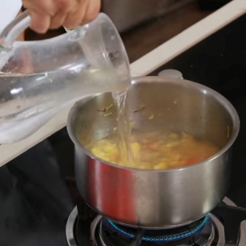 Step 3 Cooking the soup Canh đinh lăng tôm