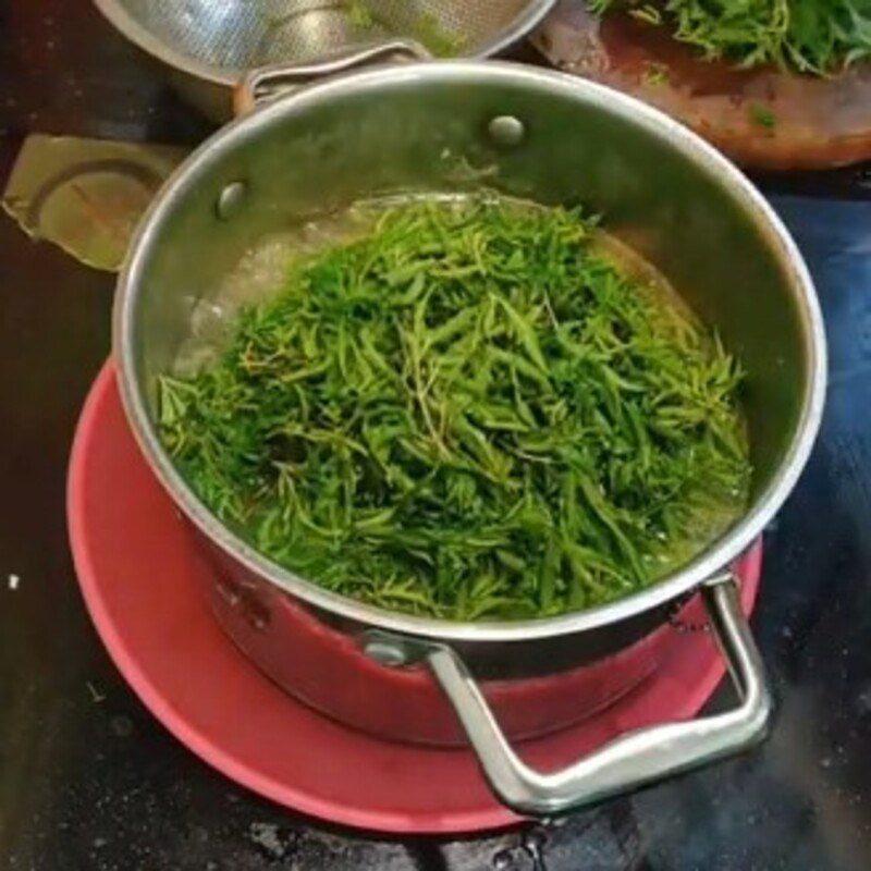Step 2 Cooking soup Coriander soup with pork ribs