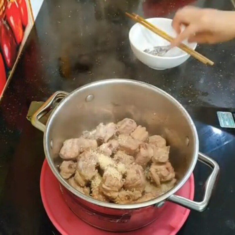 Step 2 Cooking soup Coriander soup with pork ribs