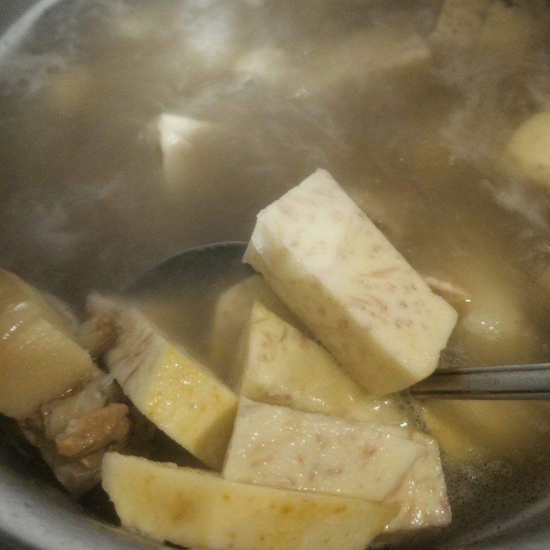 Step 4 Cook the soup Pork tail soup with taro