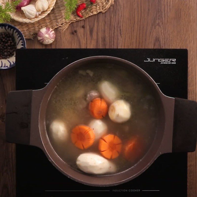 Step 5 Cooking taro soup with bones