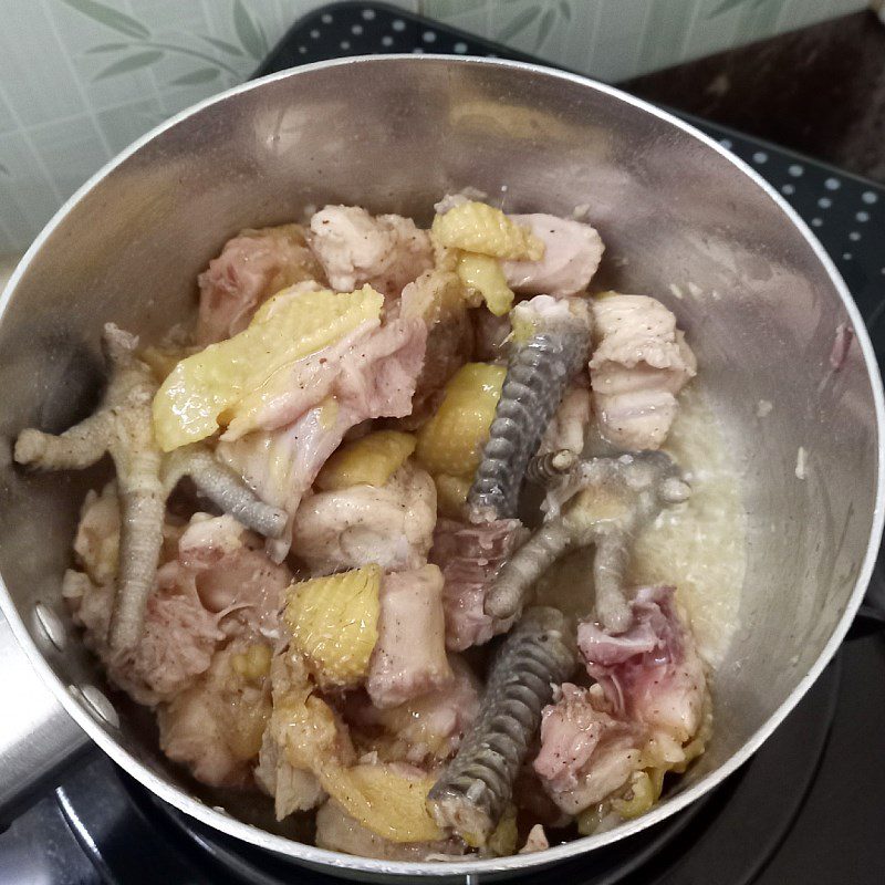Step 3 Cooking the soup Chicken soup with sour leaves