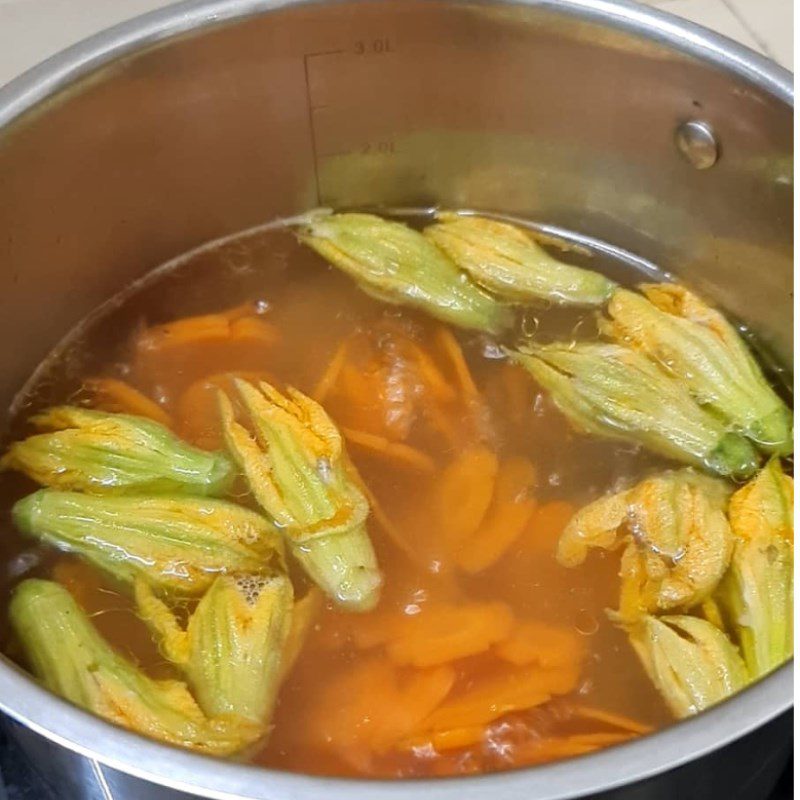 Step 3 Stuffed Squash Blossom Soup Stuffed Squash Blossom Soup (Recipe shared by a user)
