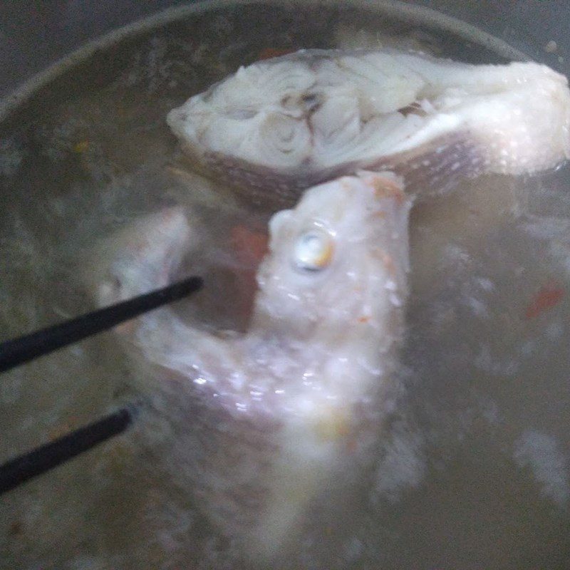 Step 2 Cooking sour leaf soup with red tilapia Sour leaf soup with red tilapia