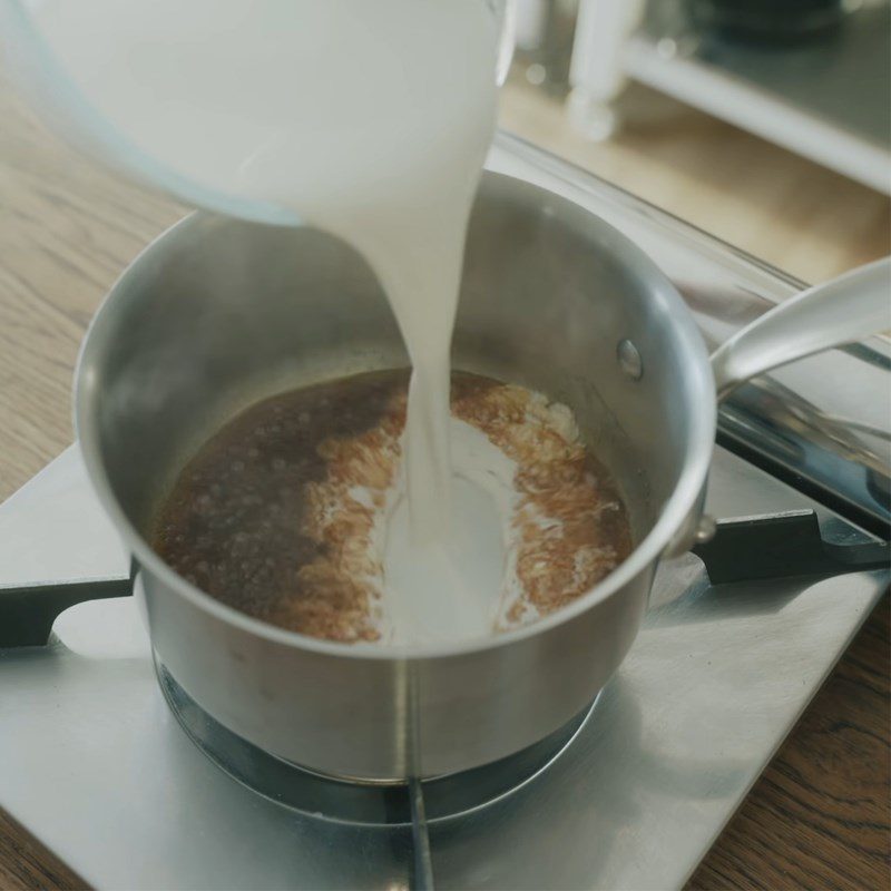 Step 3 Cook caramel with fresh cream Panna cotta