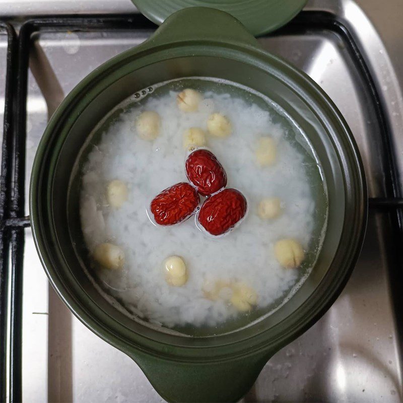 Step 1 Cook Chicken Heart and Lotus Seed Porridge (recipe shared by a user)