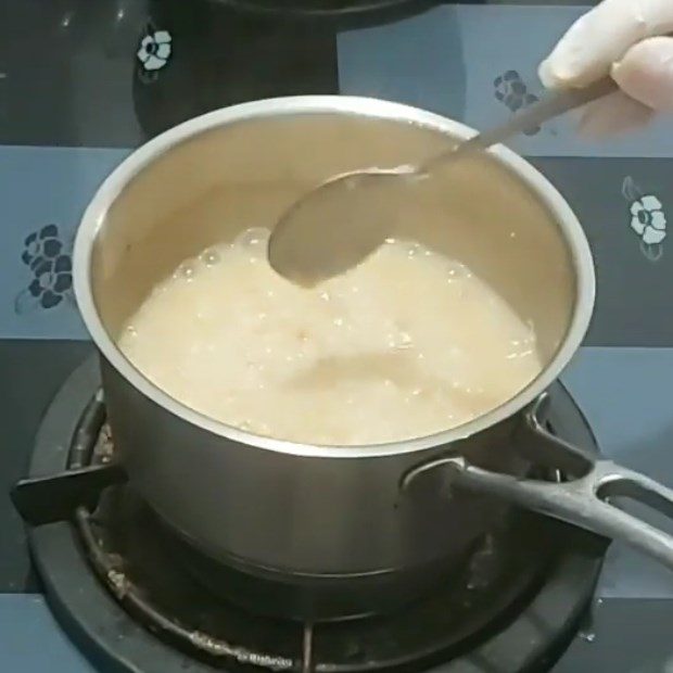 Step 3 Cooking porridge Beef and tomato porridge for baby weaning