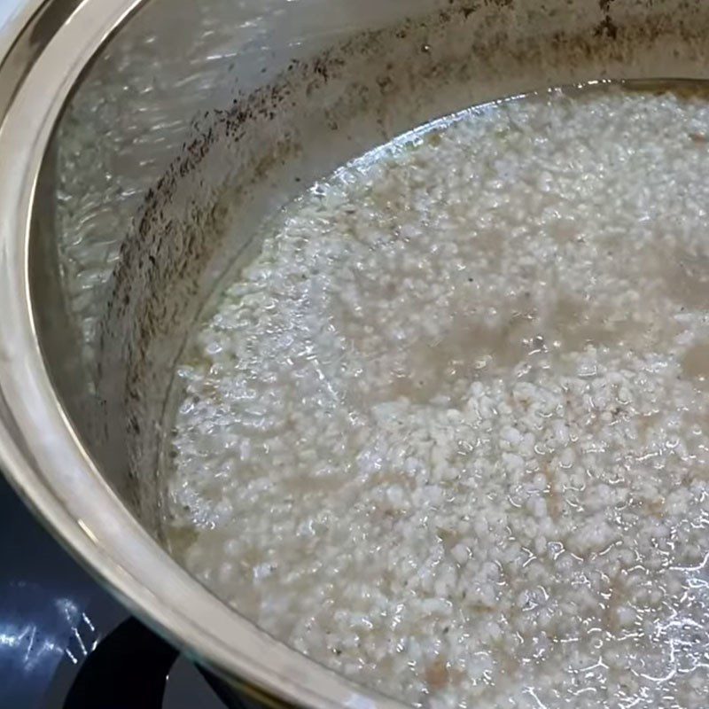 Step 10 Cooking porridge for Cái Tắc pork porridge