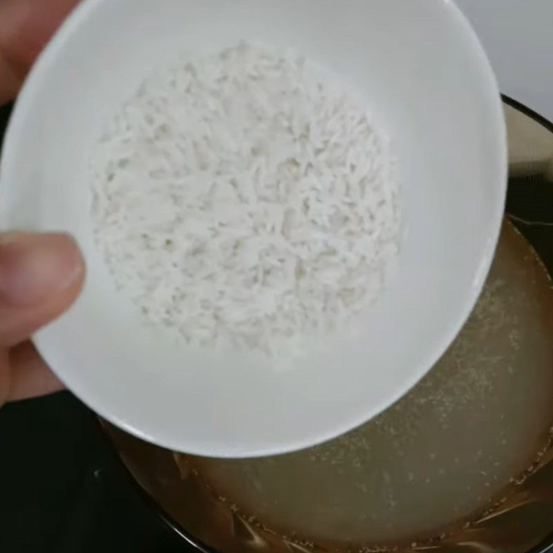 Step 4 Cooking abalone mushroom porridge for baby