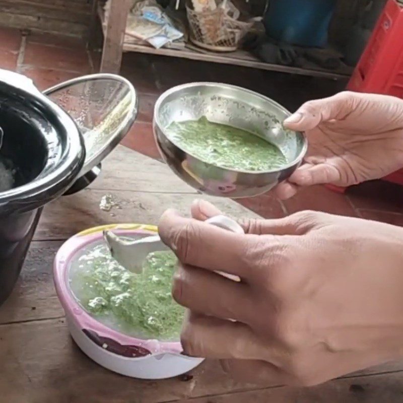 Step 3 Cook the porridge and complete Beef porridge with water spinach