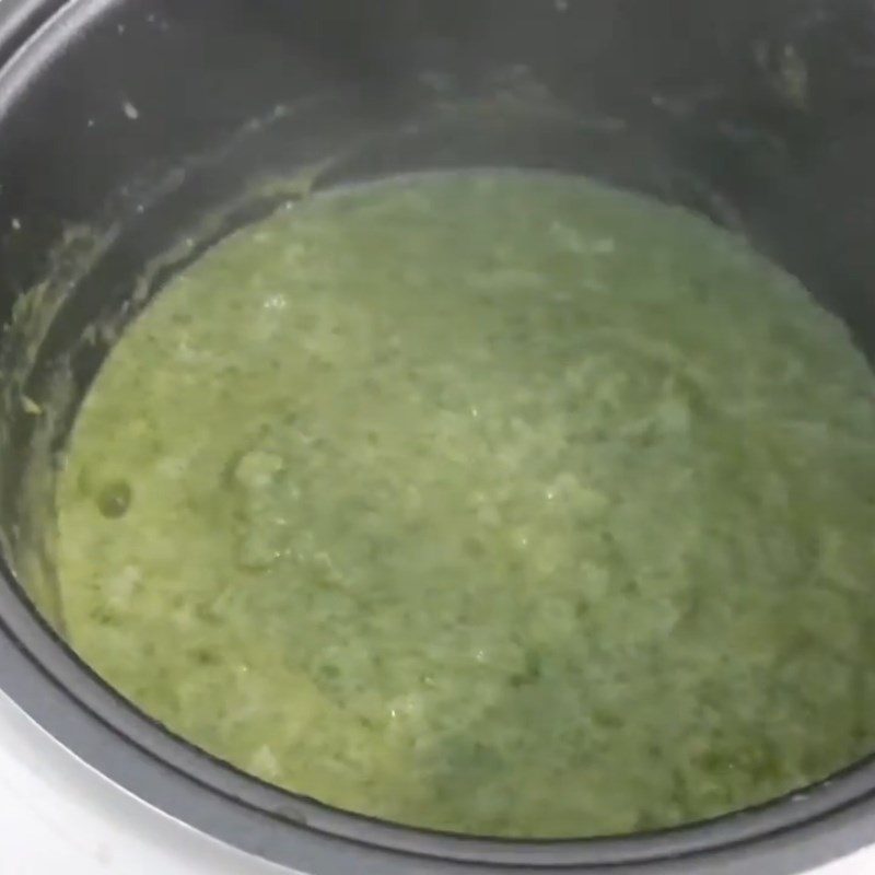 Step 4 Cook the porridge and blend the eel porridge with bok choy