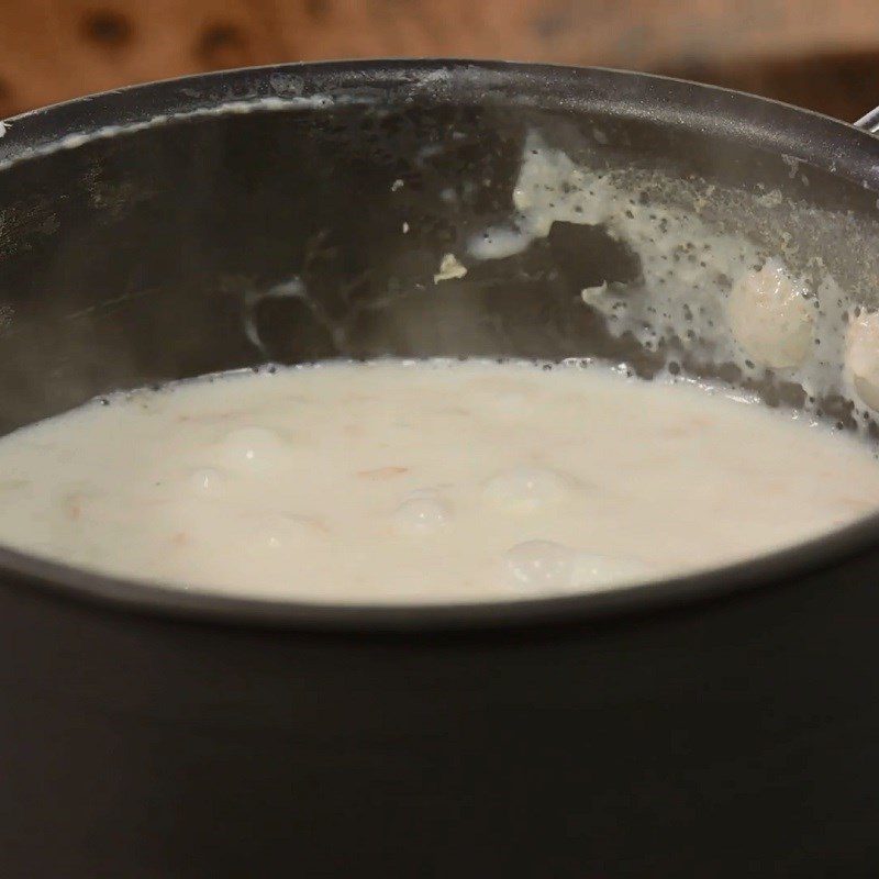 Step 4 Cook the oatmeal Oatmeal strawberry porridge