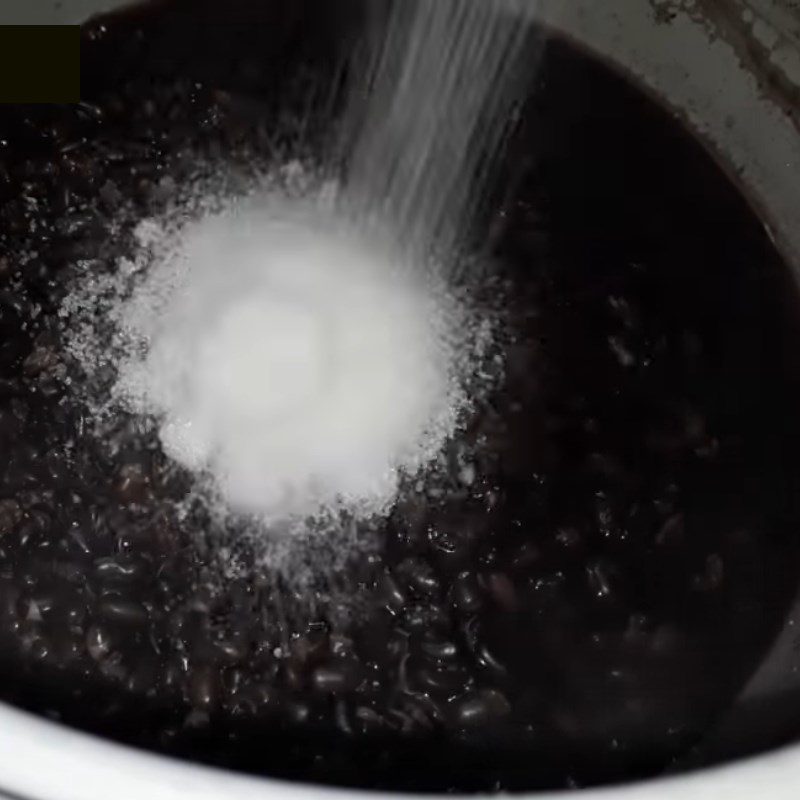 Step 5 Cooking black bean dessert Black bean dessert with jelly