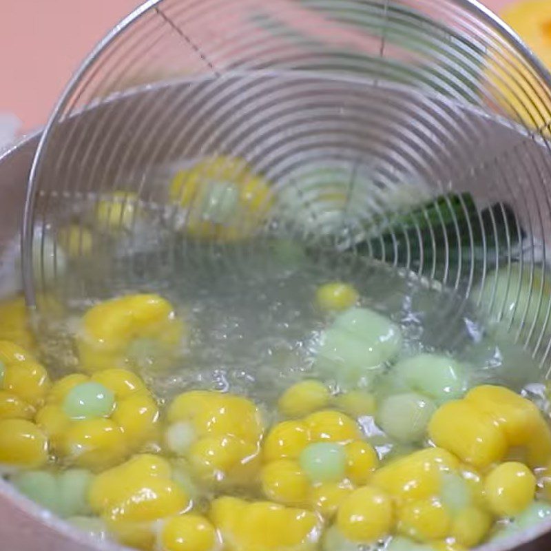 Step 4 Cooking chrysanthemum tea with tapioca and coconut milk Chrysanthemum tea with tapioca and coconut milk