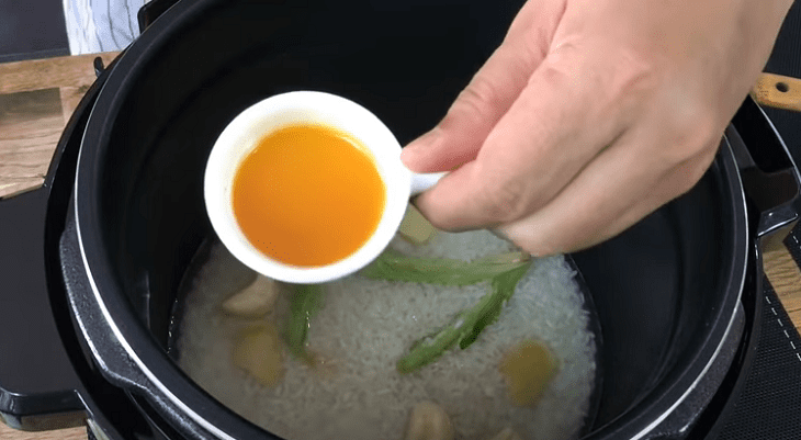 Step 2 Cook Rice Chicken Rice