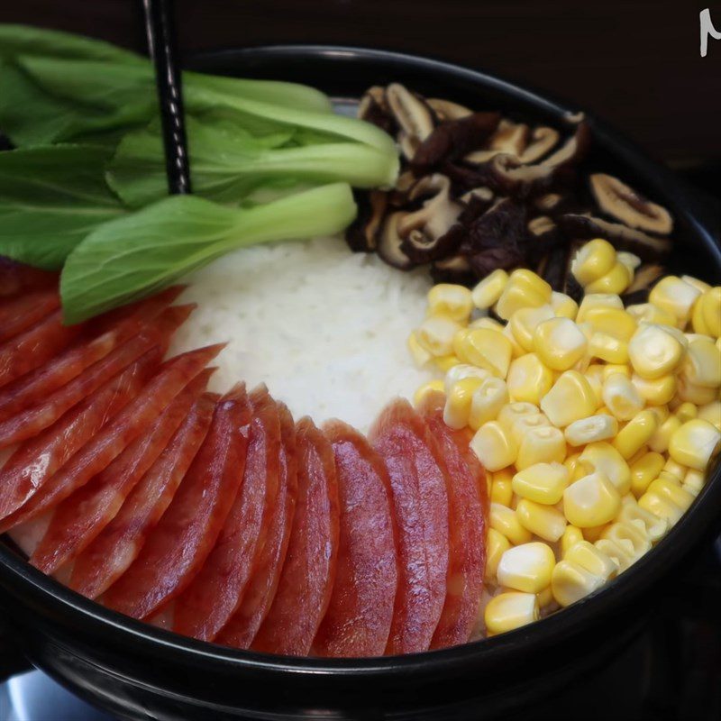 Step 4 Cooking clay pot rice