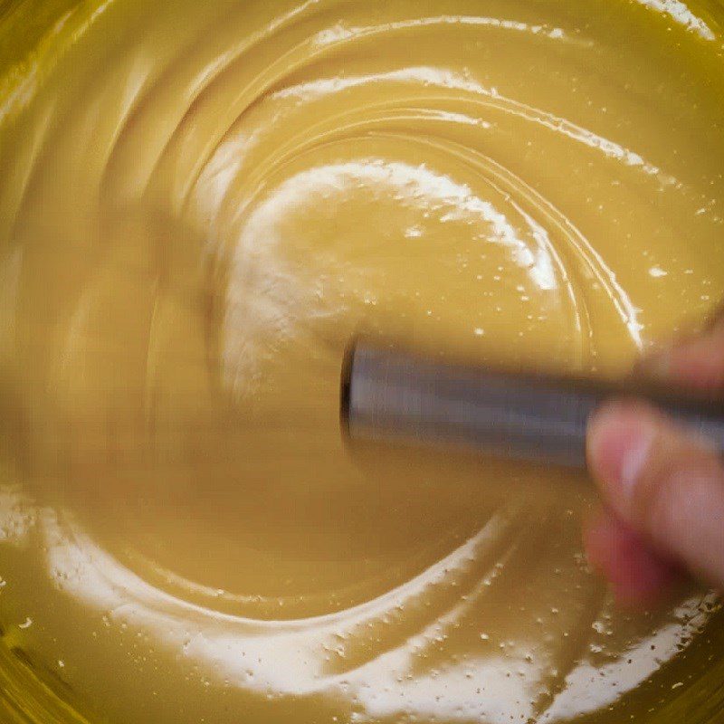 Step 2 Mix the flour mixture with palm sugar syrup for baked coconut cake