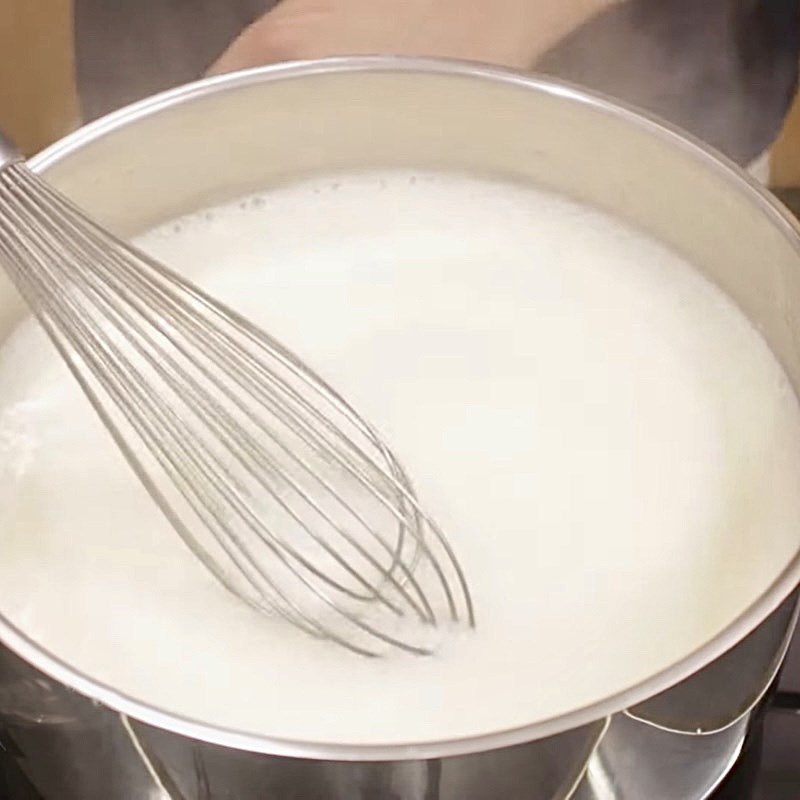 Step 1 Cook the khúc bạch mixture for Fruit khúc bạch dessert