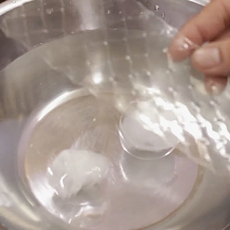 Step 1 Cook the khúc bạch mixture for Fruit khúc bạch dessert