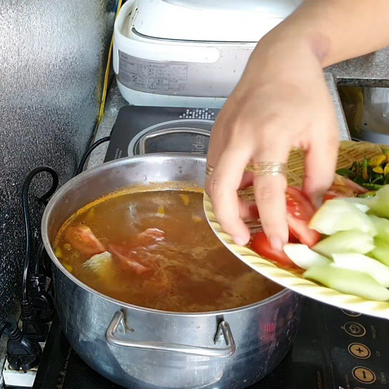 Step 4 Completion of sour soup with striped catfish