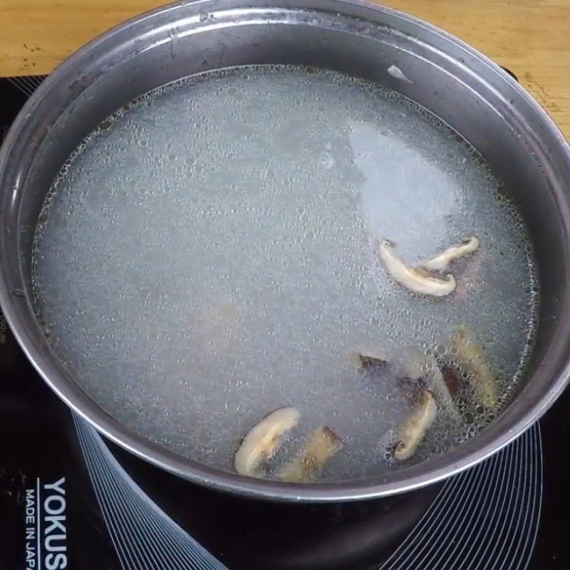 Step 5 Cooking vermicelli Chicken entrails vermicelli