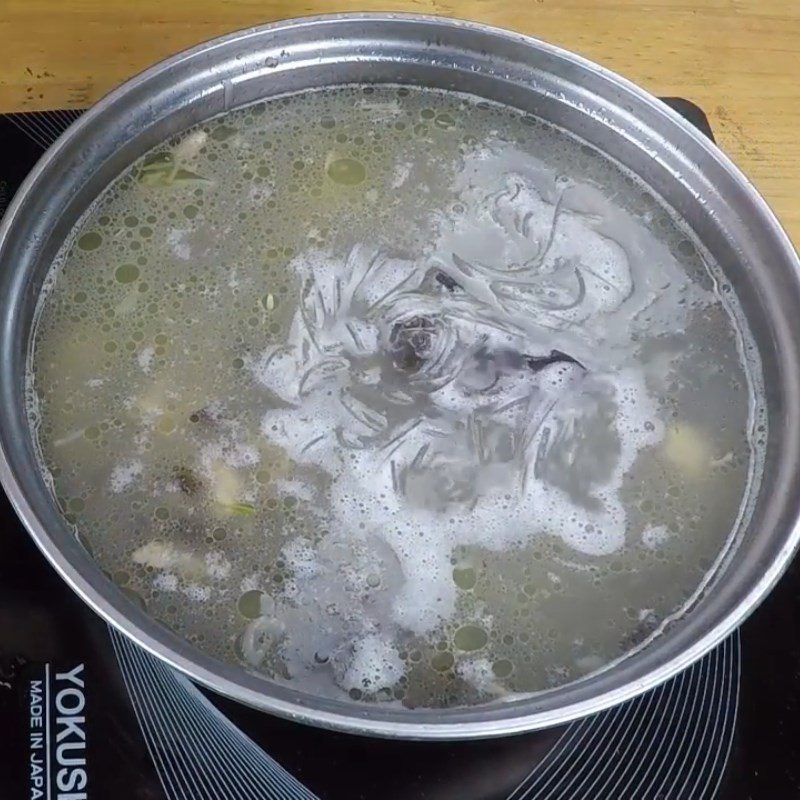 Step 5 Cooking vermicelli Chicken entrails vermicelli