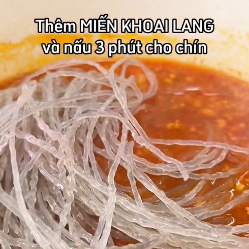 Step 2 Cooking Vermicelli Stir-fried Vermicelli with Minced Meat (Recipe shared from Tiktok Cooking with TasteVN)