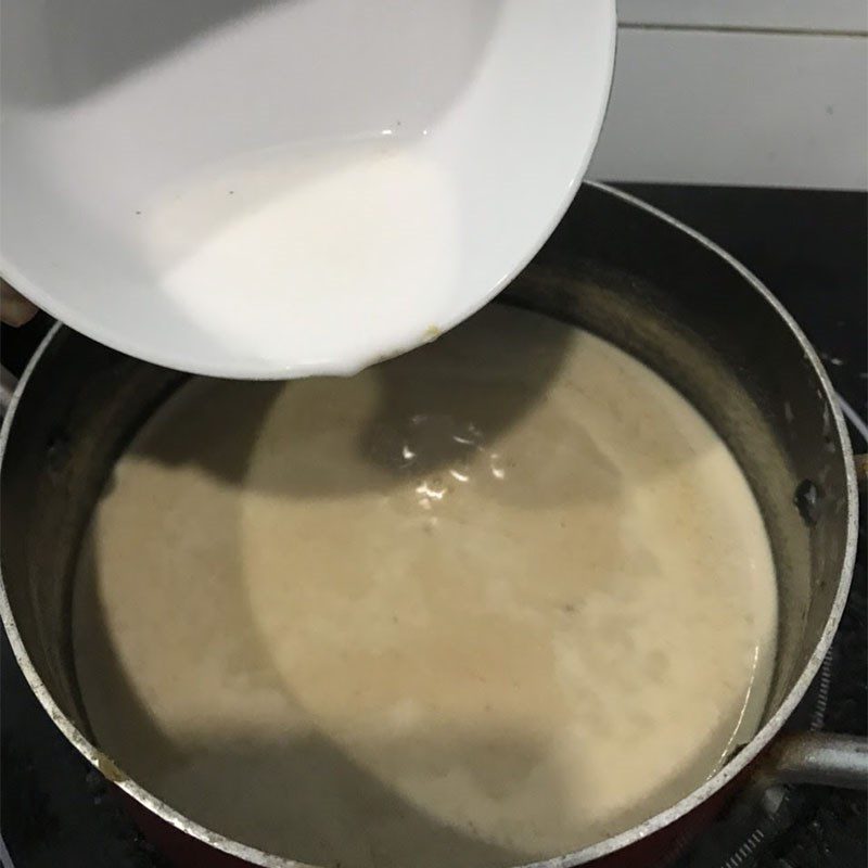 Step 3 Cook the peanut dipping sauce Vegetarian spring roll dipping sauce