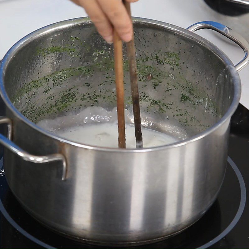 Step 3 Cooking coconut milk Coconut jelly with taro