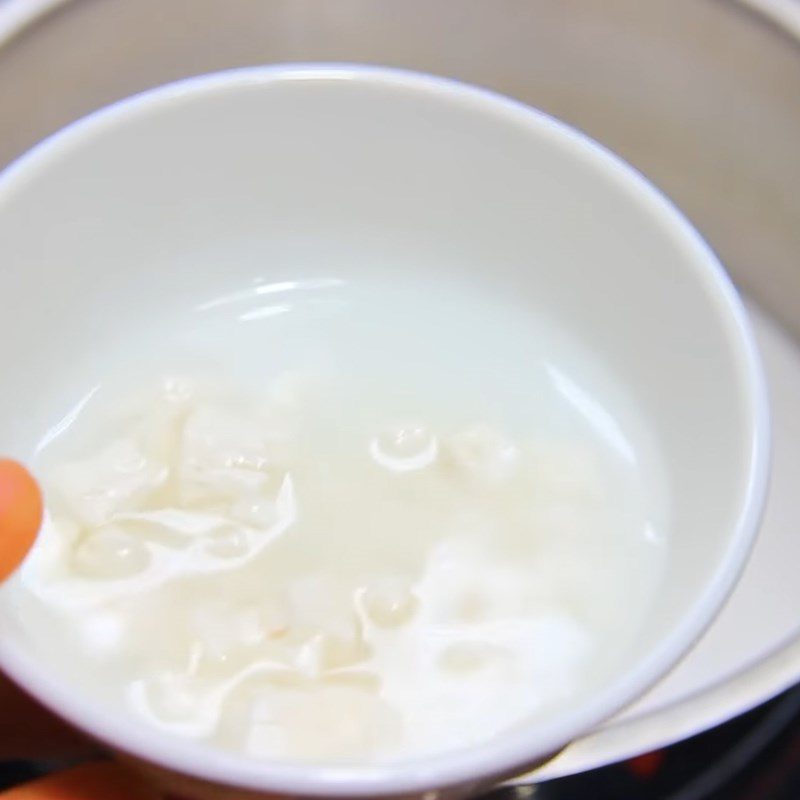 Step 4 Cooking coconut milk Green bean jelly with coconut milk