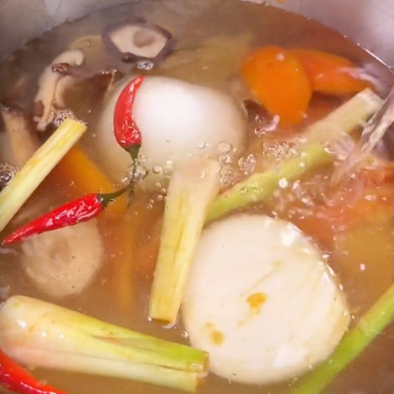 Step 4 Making the broth Vegetarian noodle soup with mushrooms (Recipe shared by Tiktok Vegetarian Kitchen XANH)